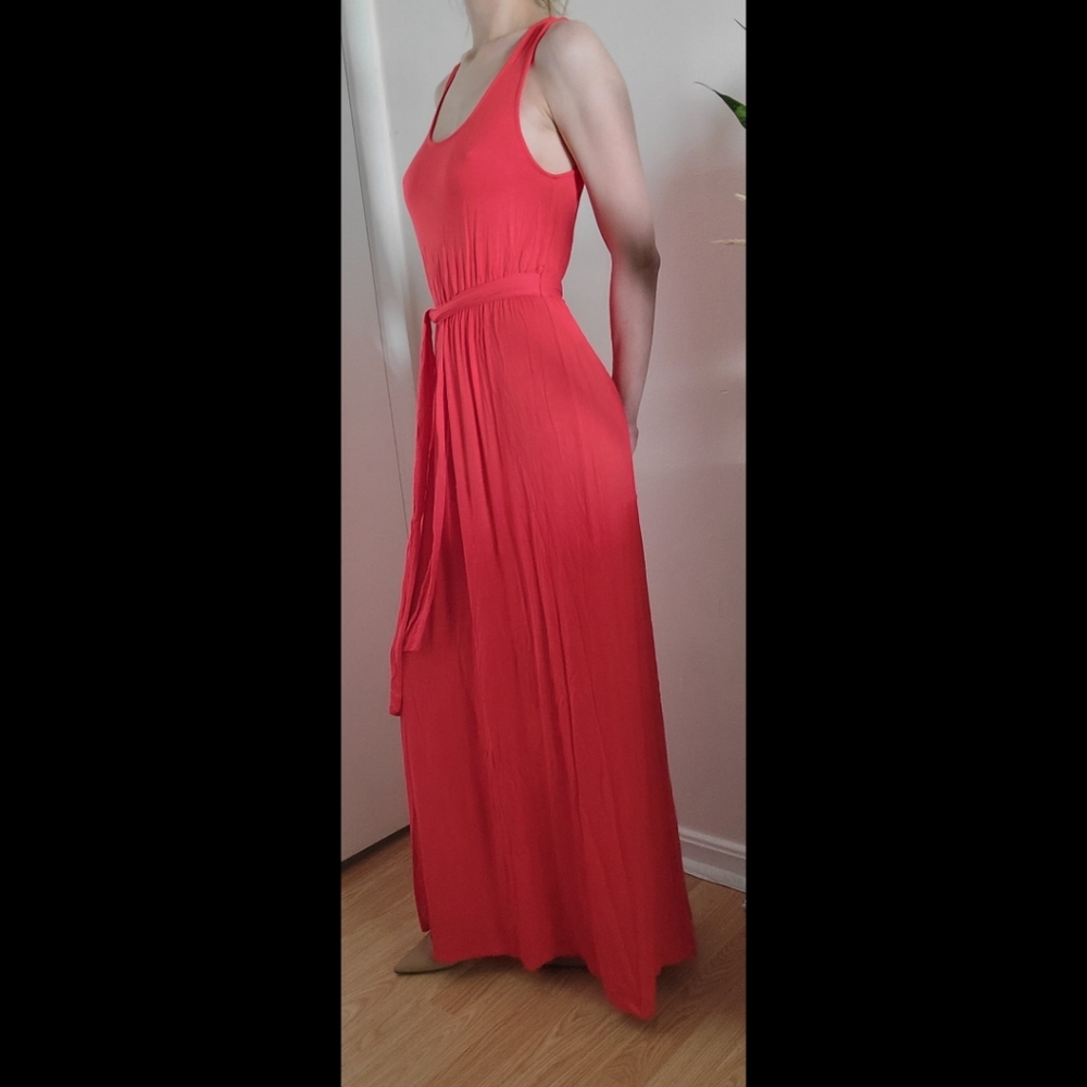 Maxi red dress